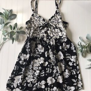 Black/white floral dress